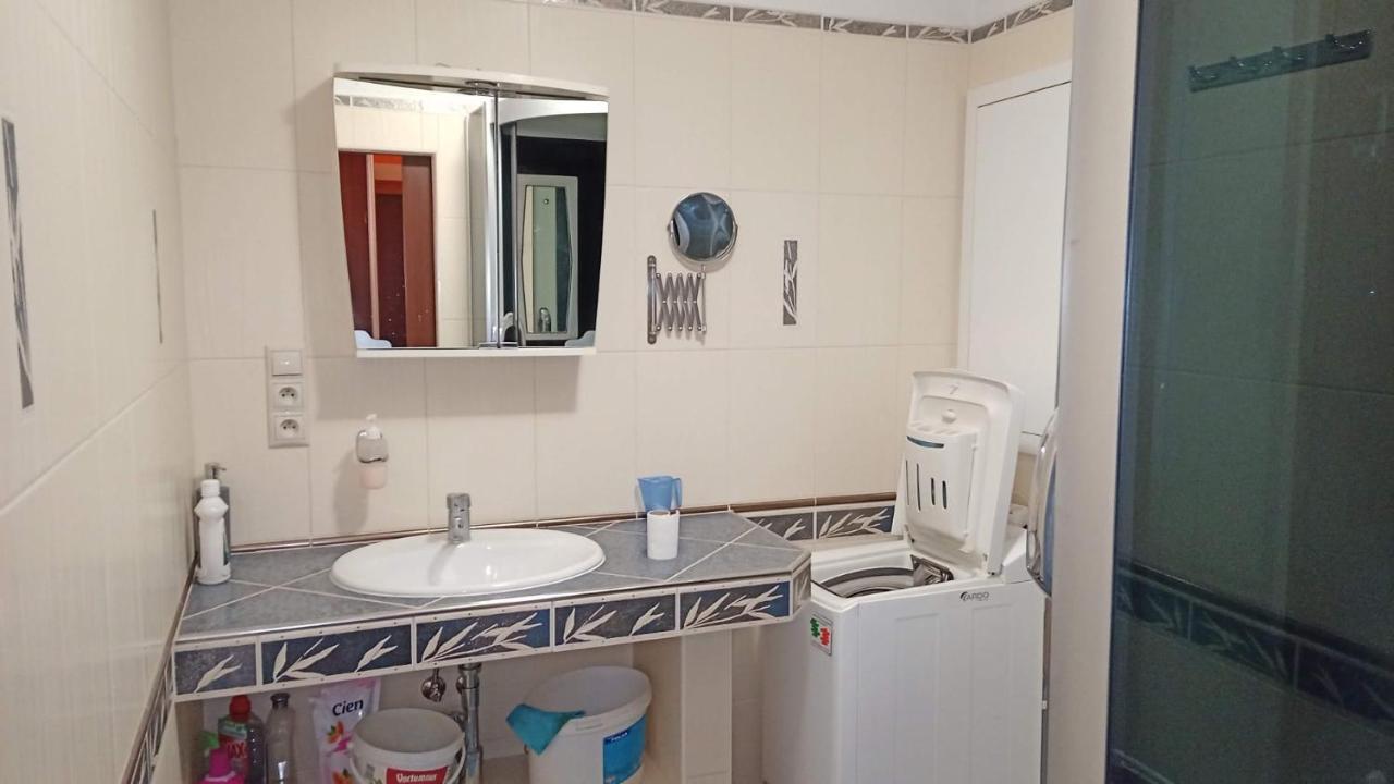 Wolf Apartman Pokojne Ubytovanie V Povazskej Bystrici Ticha Lokalita S Parkovanim Vsade Blizko Vhodne Pre Pracovne Cesty Turistiku Aj Oddych Plne Vybavena Kuchyna Povazska Bystrica Exterior photo