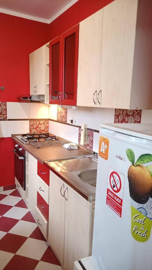 Wolf Apartman Pokojne Ubytovanie V Povazskej Bystrici Ticha Lokalita S Parkovanim Vsade Blizko Vhodne Pre Pracovne Cesty Turistiku Aj Oddych Plne Vybavena Kuchyna Povazska Bystrica Exterior photo
